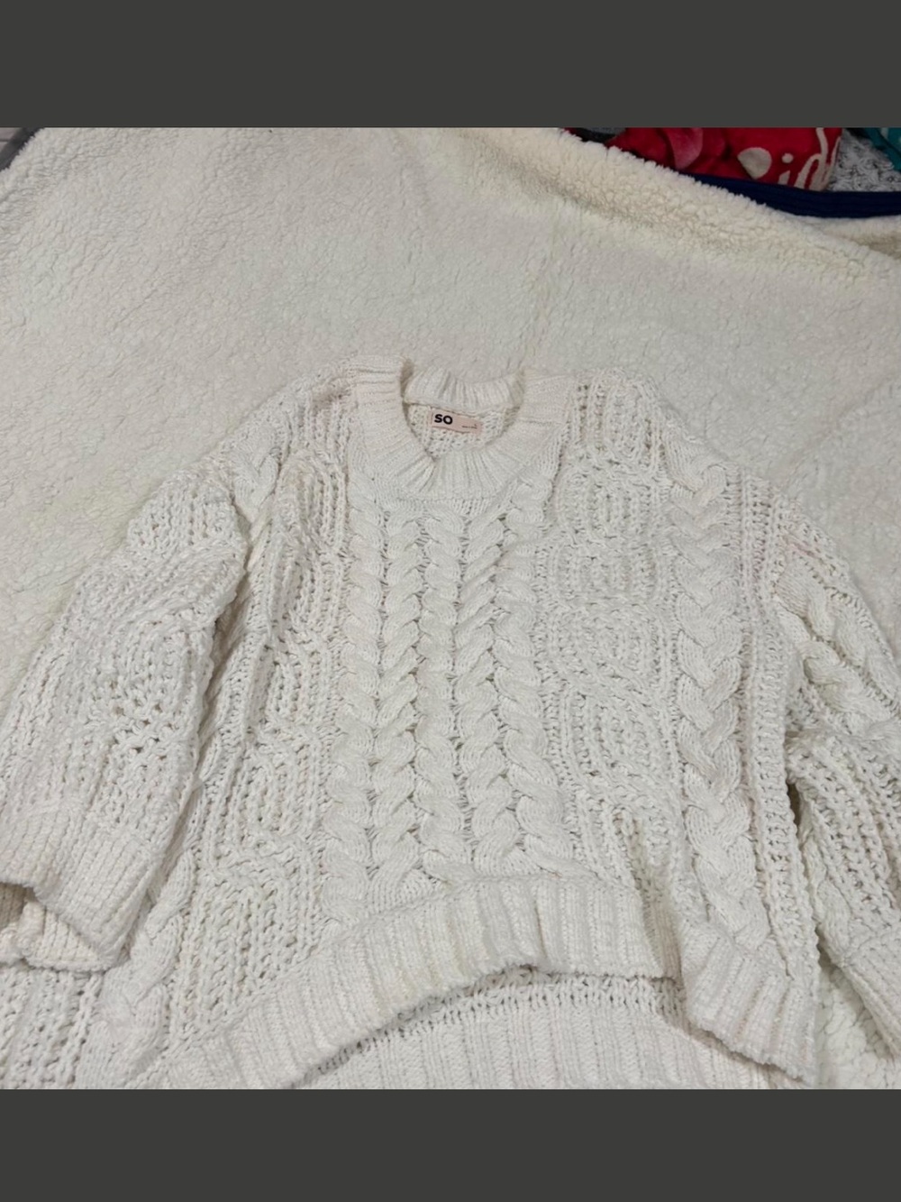 SO Cream Cable Knit Pullover Sweater